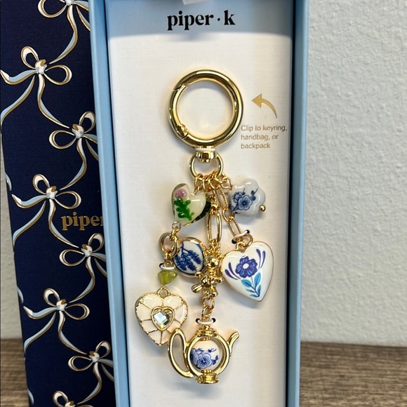 Piper K Teapot Vintage Style Bag Charm 🫖💙 - Picture 2 of 10